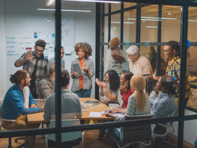 Wie Sie in hybriden Teams transparenten Entscheidungsprozessen etablieren